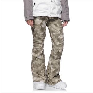 Burton indulgence green camo 10k snow pants.